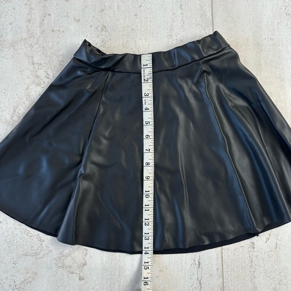 Girl’s H&M Leather Looking Skirt - Picture 6 of 7